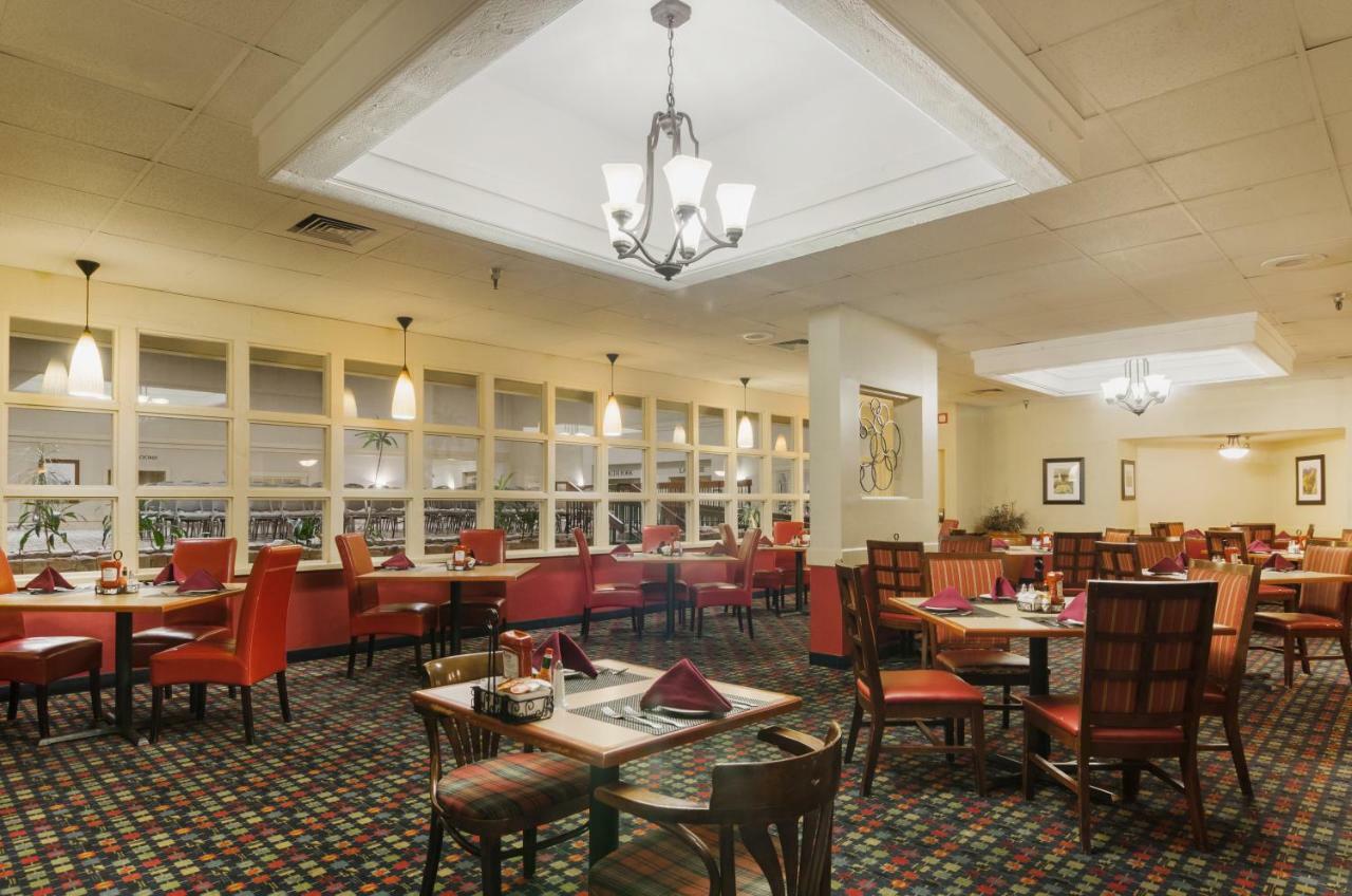 Red Lion Hotel Cheyenne Esterno foto